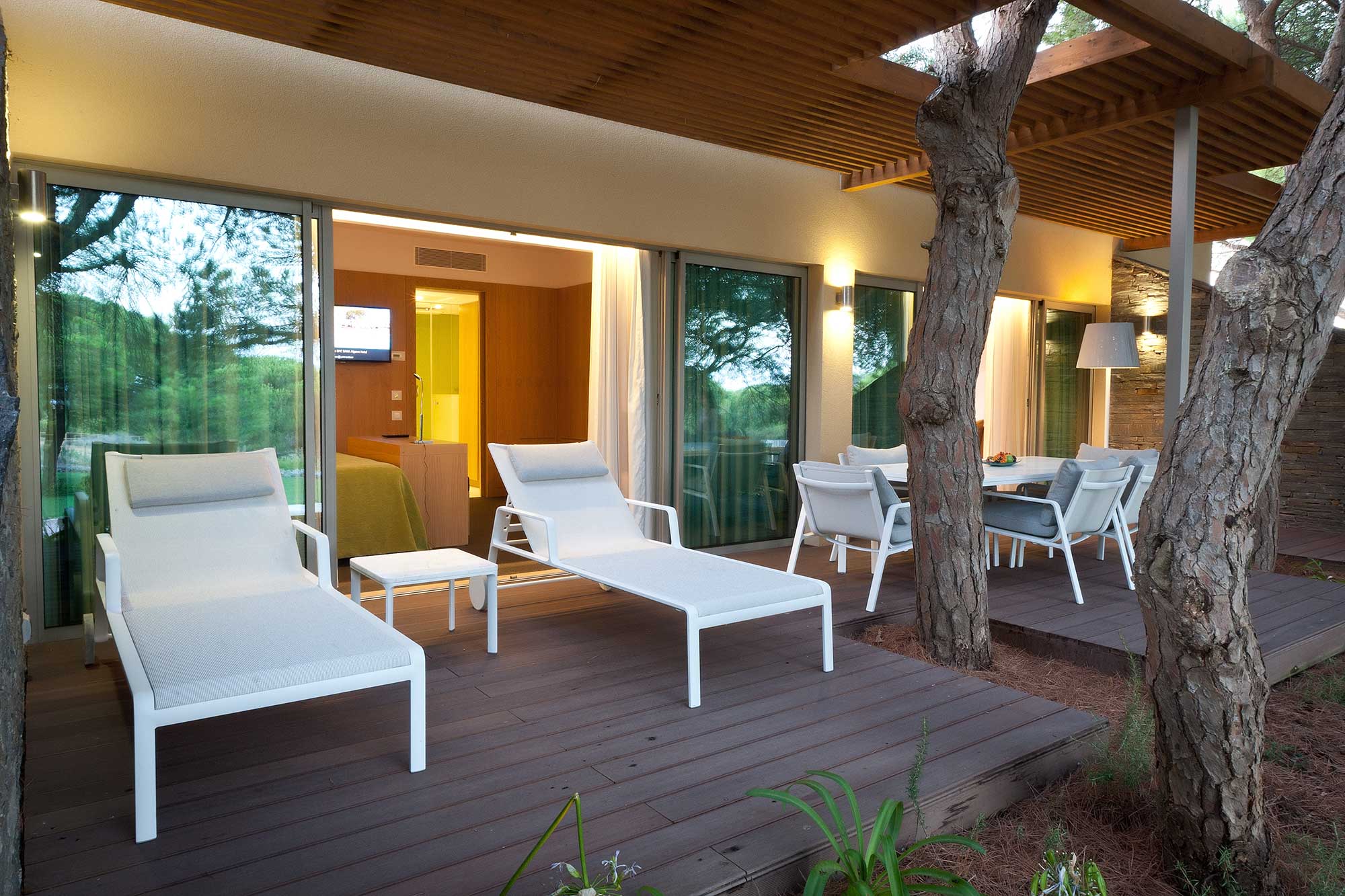 Suite Dúplex Deluxe - Vista al jardín