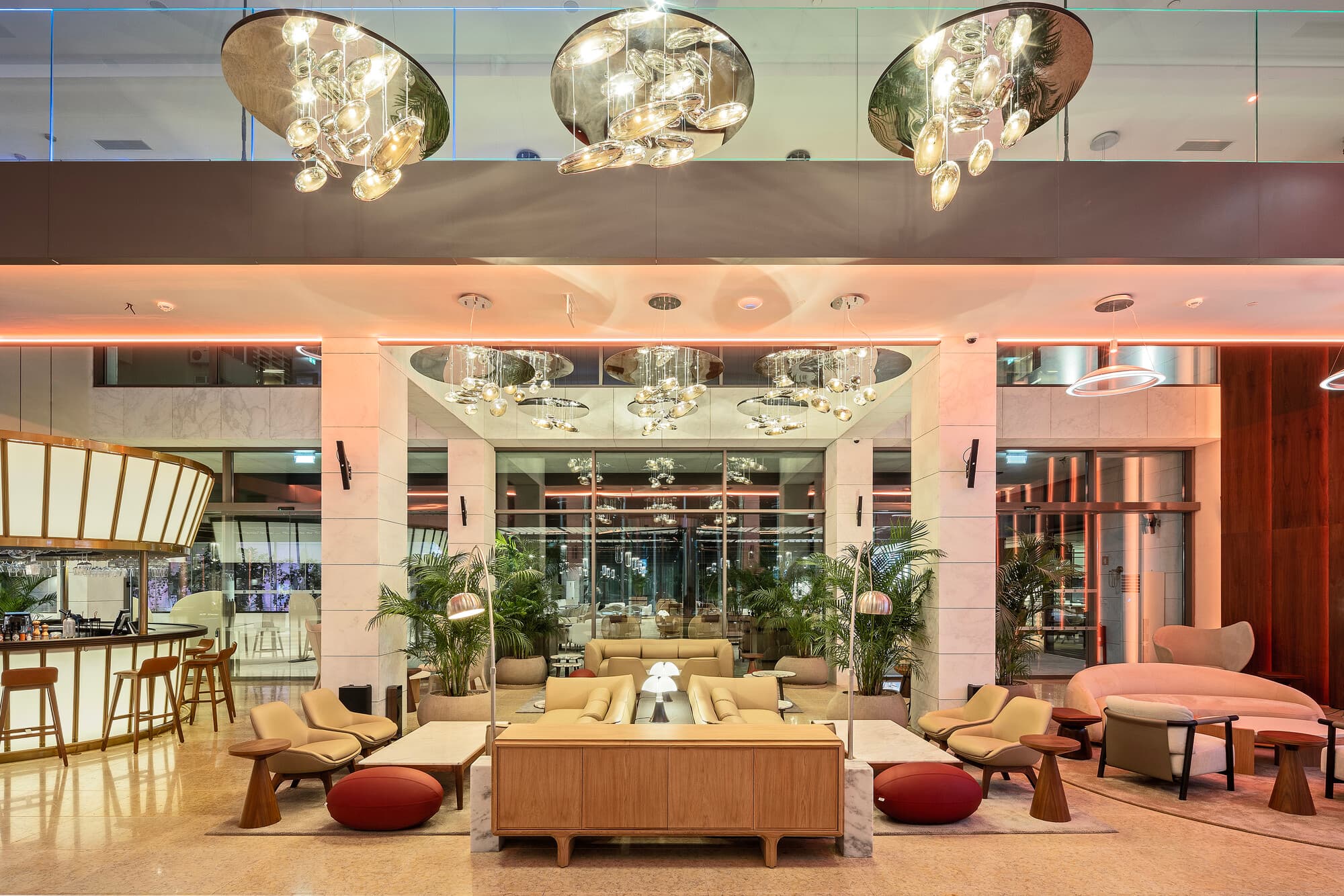 RS18001 27 EVOLUTION Cascais Estoril Entrada Lobby Living Room Low