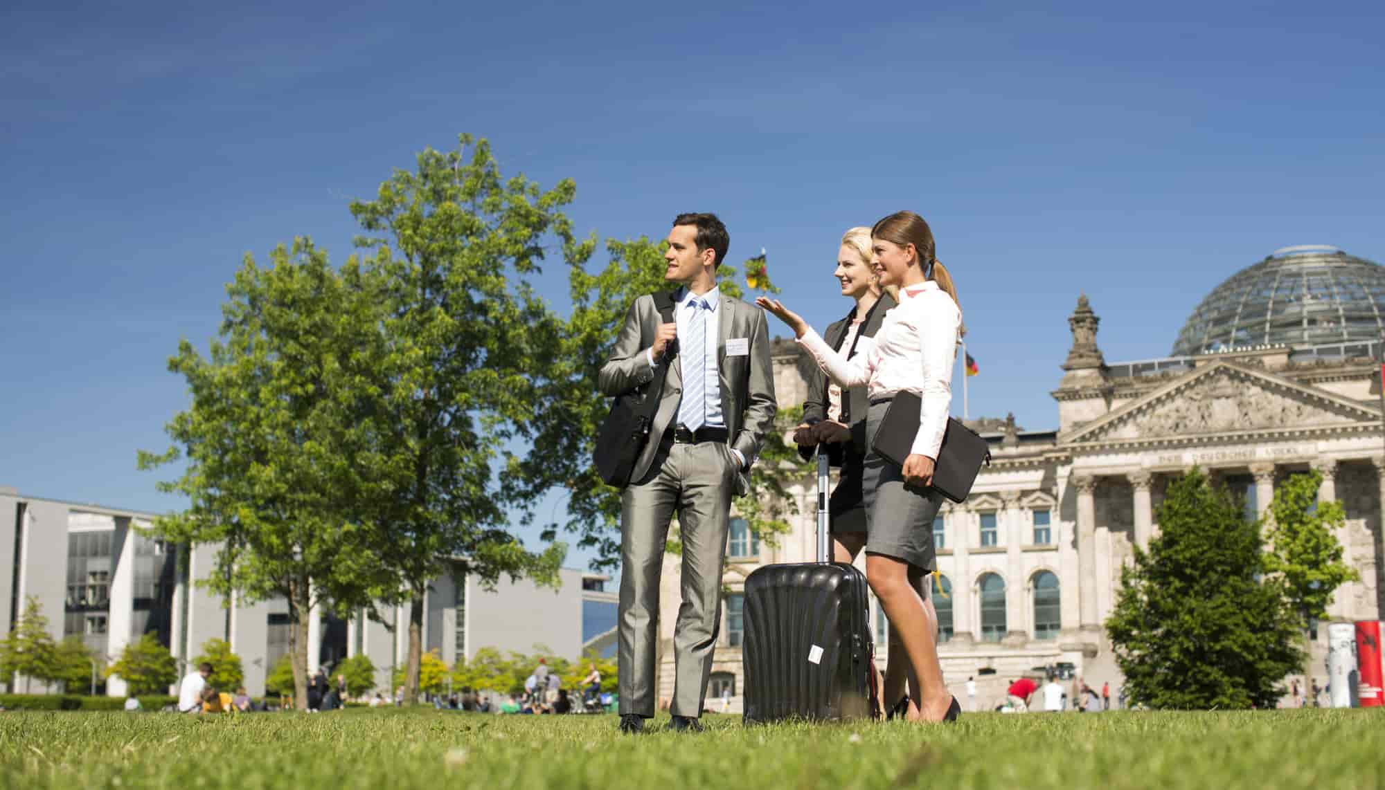 Germany-berlin-Reichstag-Building-business-people