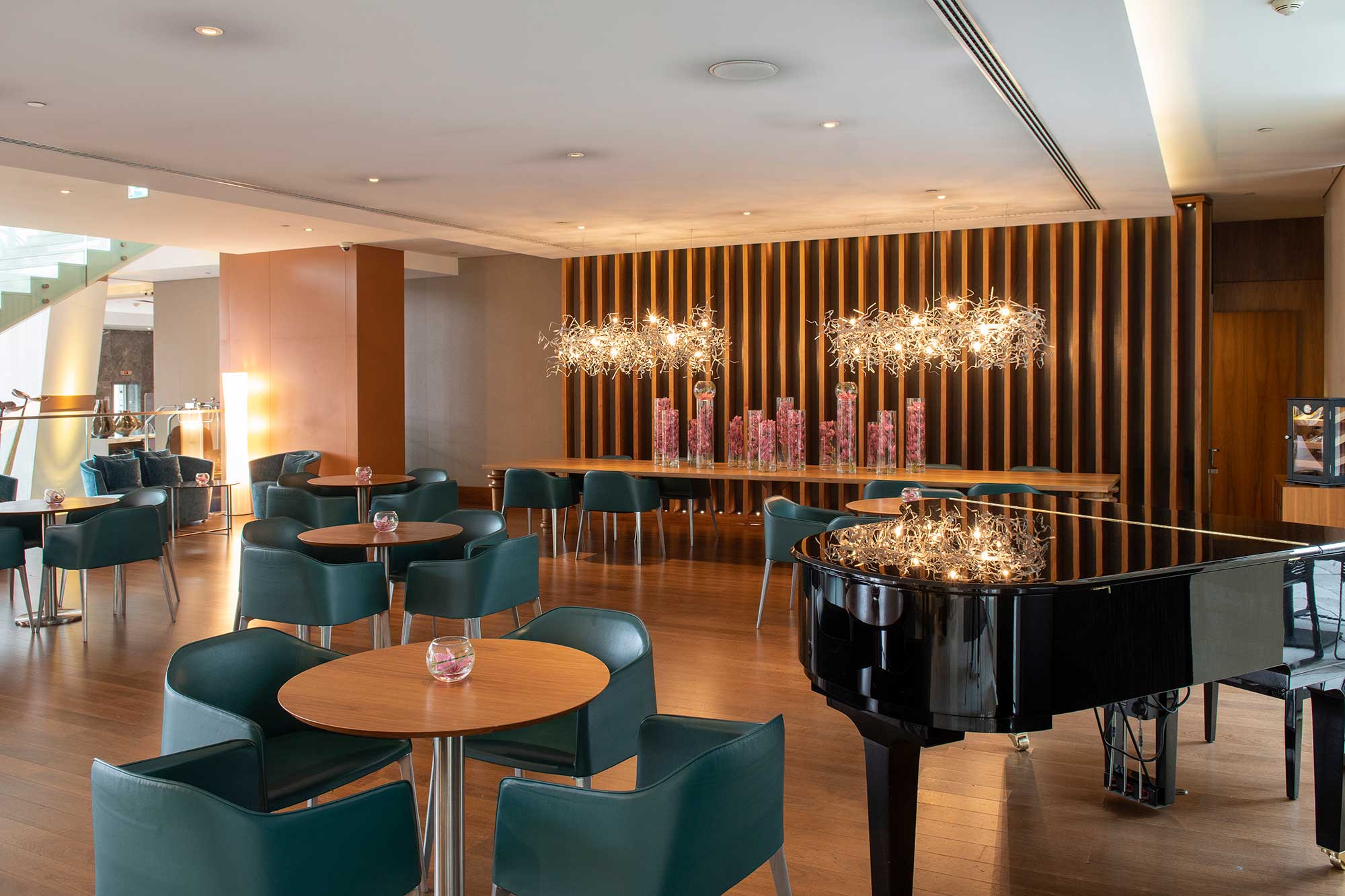 Epic Sana Lisboa Hotel Scale Bar 4