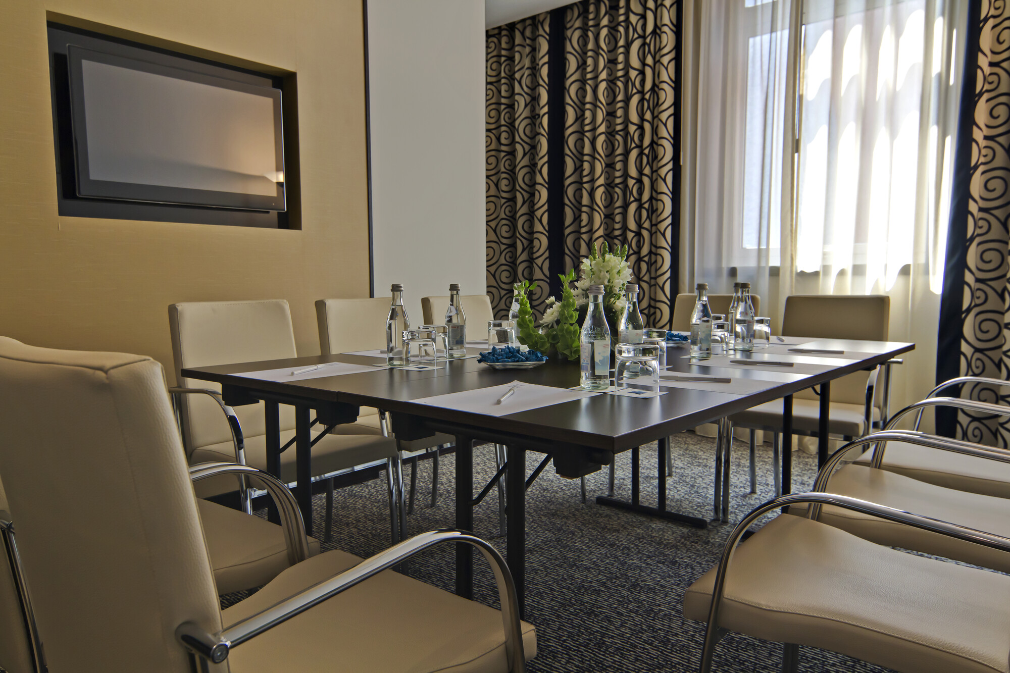 SANA Silver Coast Sala Reuniֶo