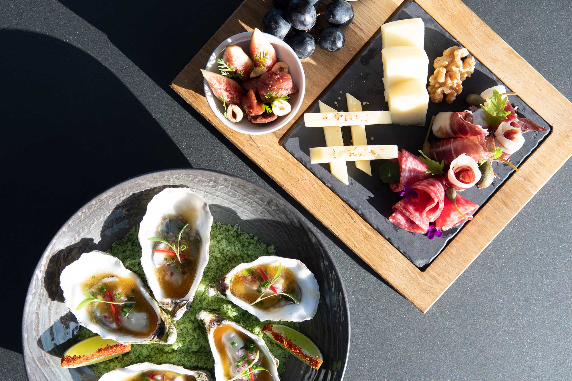 River Lounge Restaurant & Bar