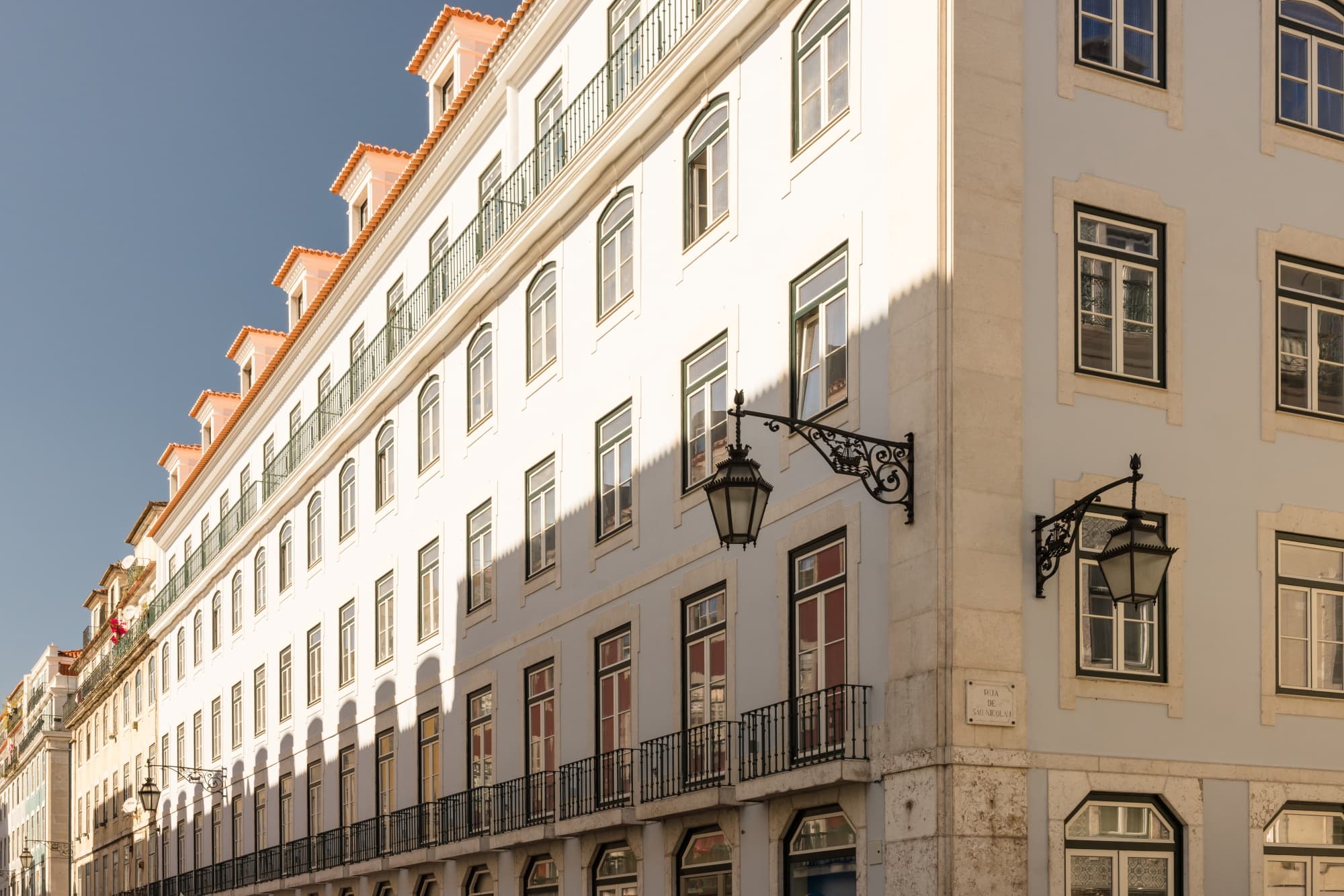 Exterior MYTHIC SANA Downtown Suites 4