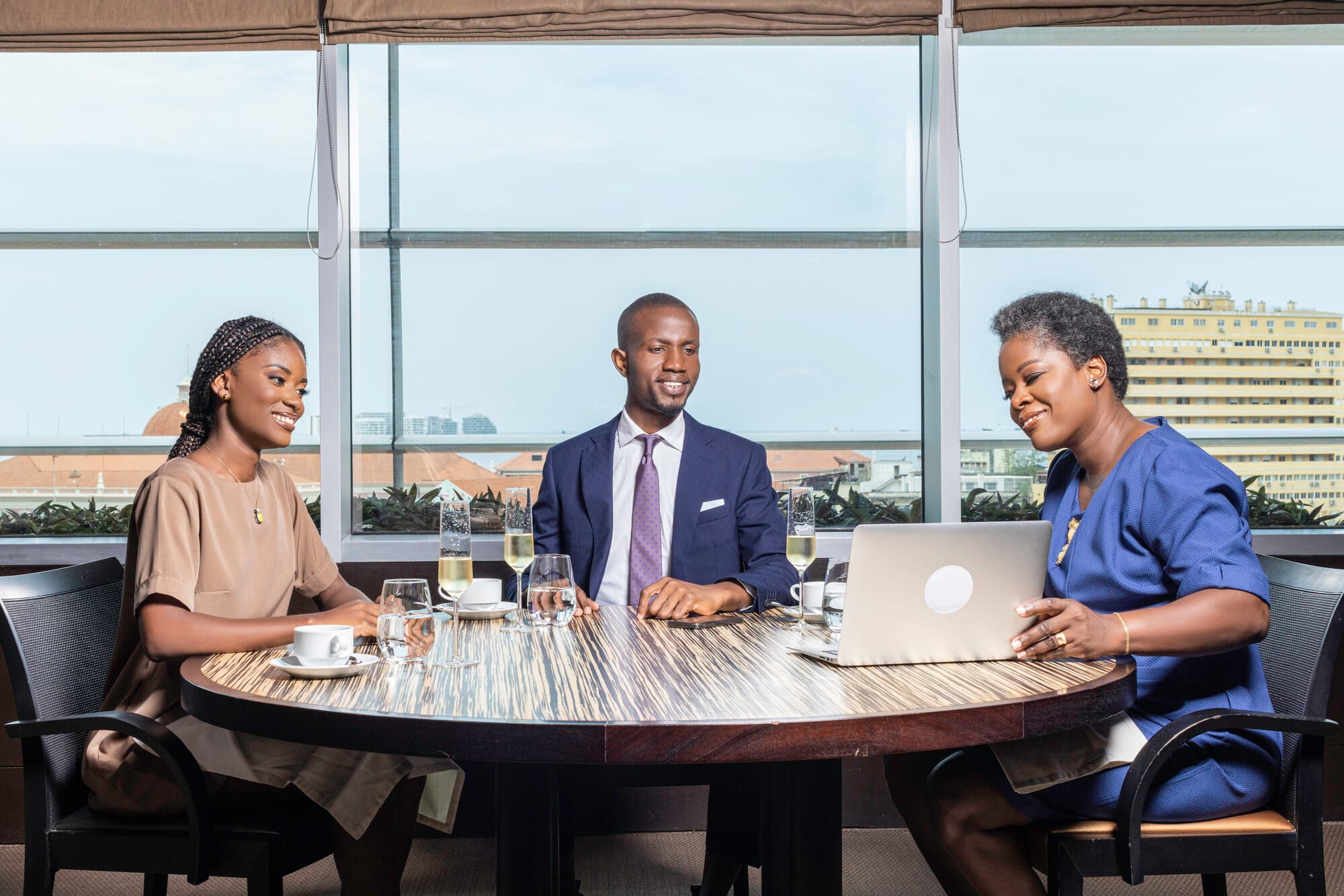 Epicsanaluanda Terrakota Pequeno Almoco Business2 Lpr