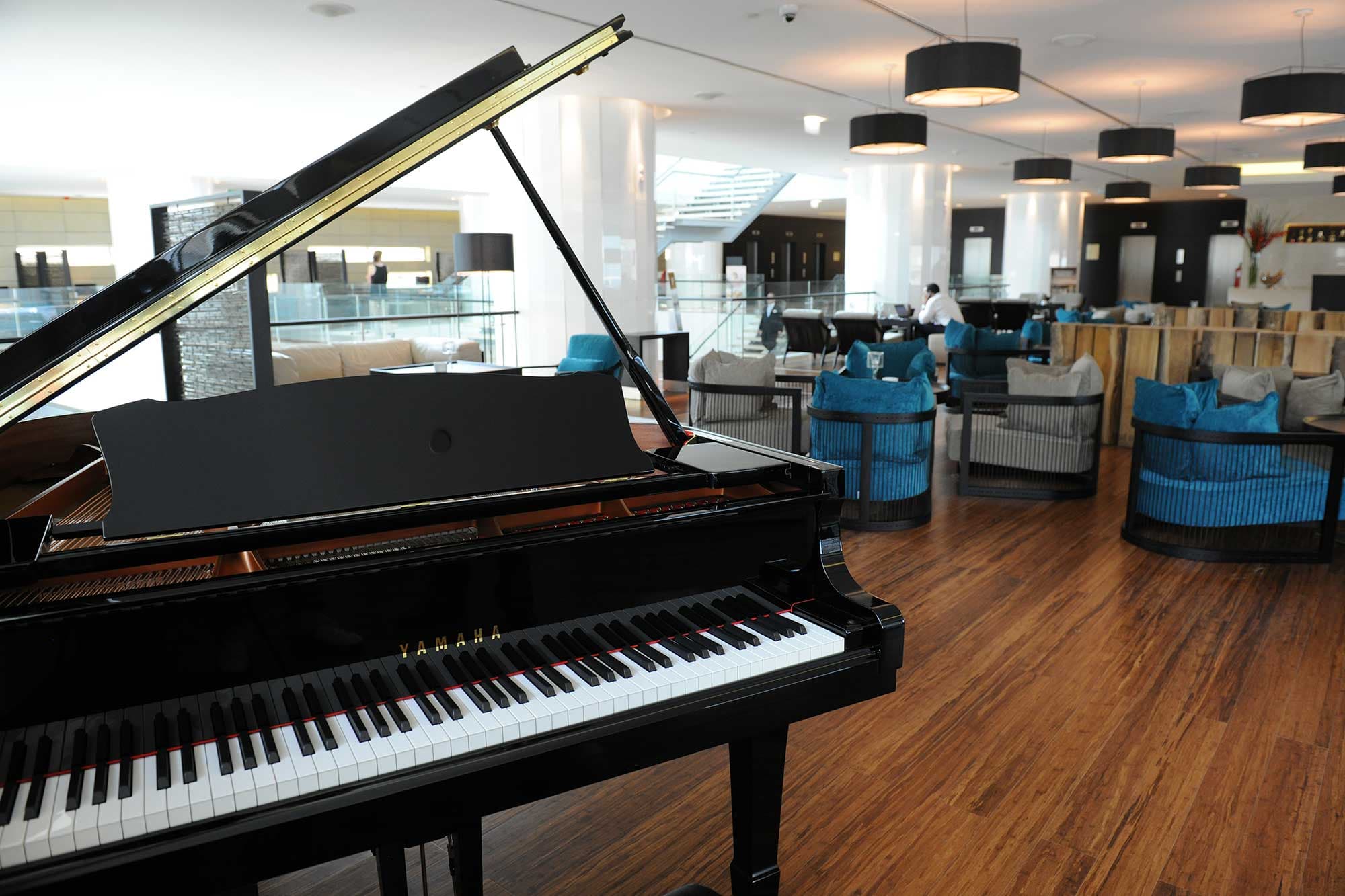 Epic Sana Luanda Hotel Kosmopolis Bar 2