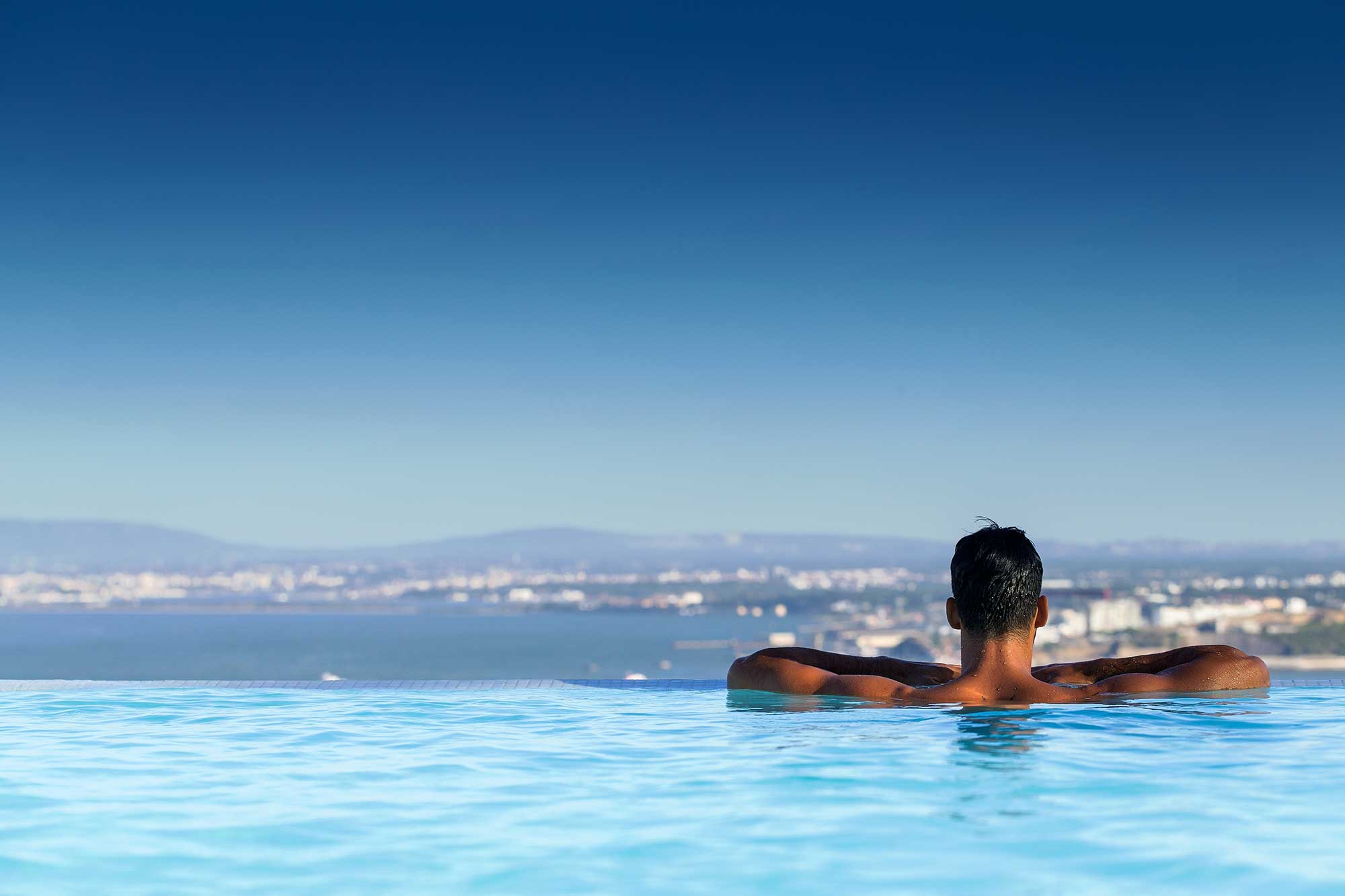 Epic Sana Lisboa Hotel Upscale Pool 4