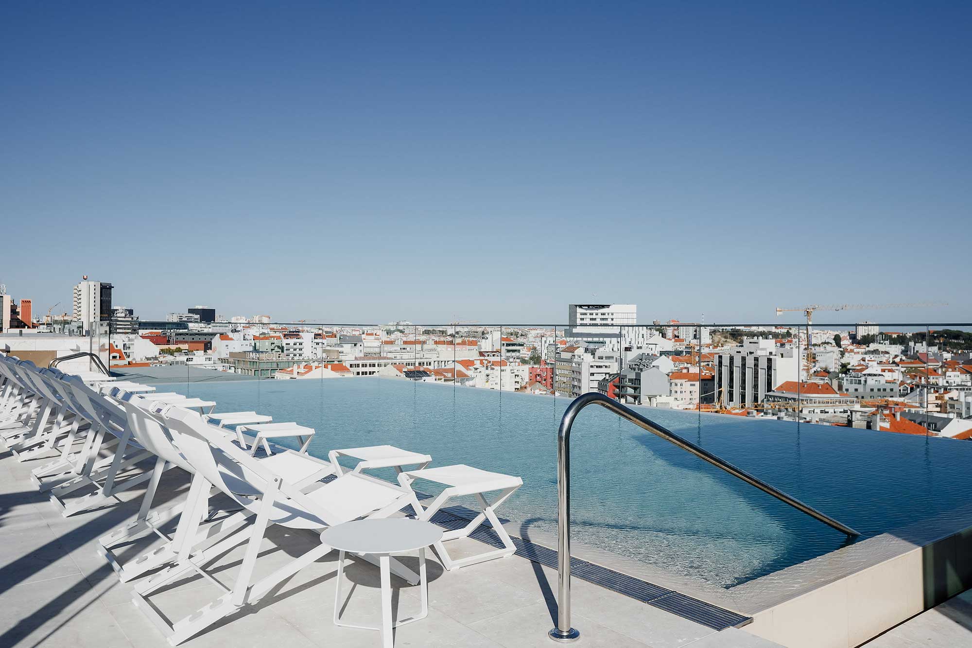 Epic Sana Marques Hotel Lisboa Sky Pool Lounge 4