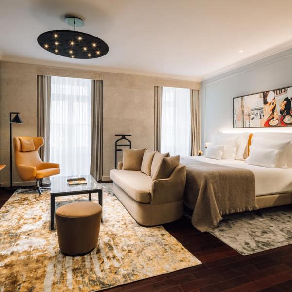 MYTHIC SANA Downtown Suites