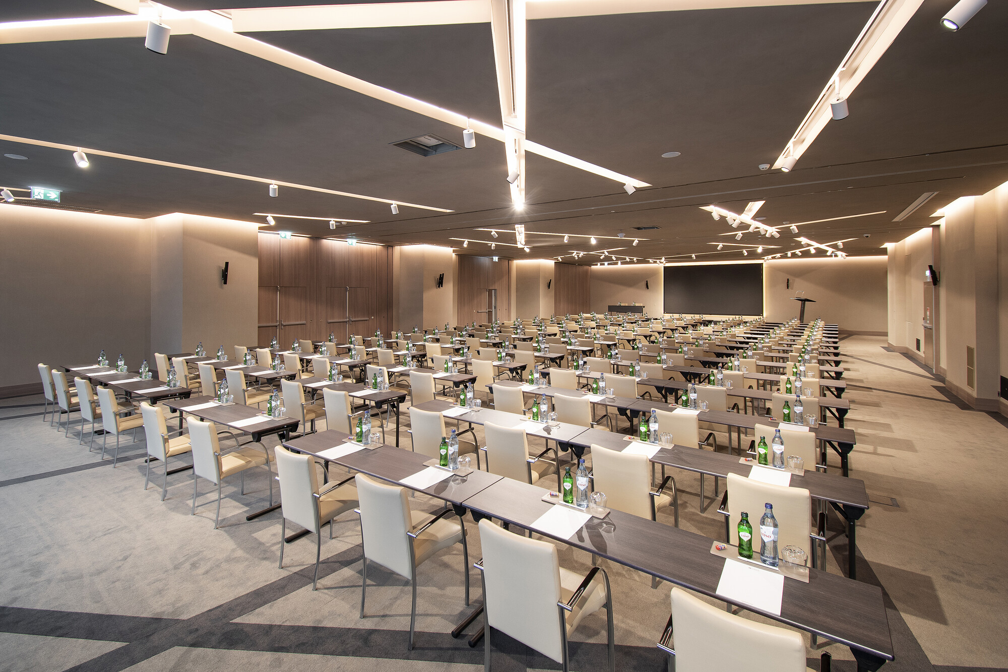 EPIC SANA Marquˆs Salas De Reuniæo