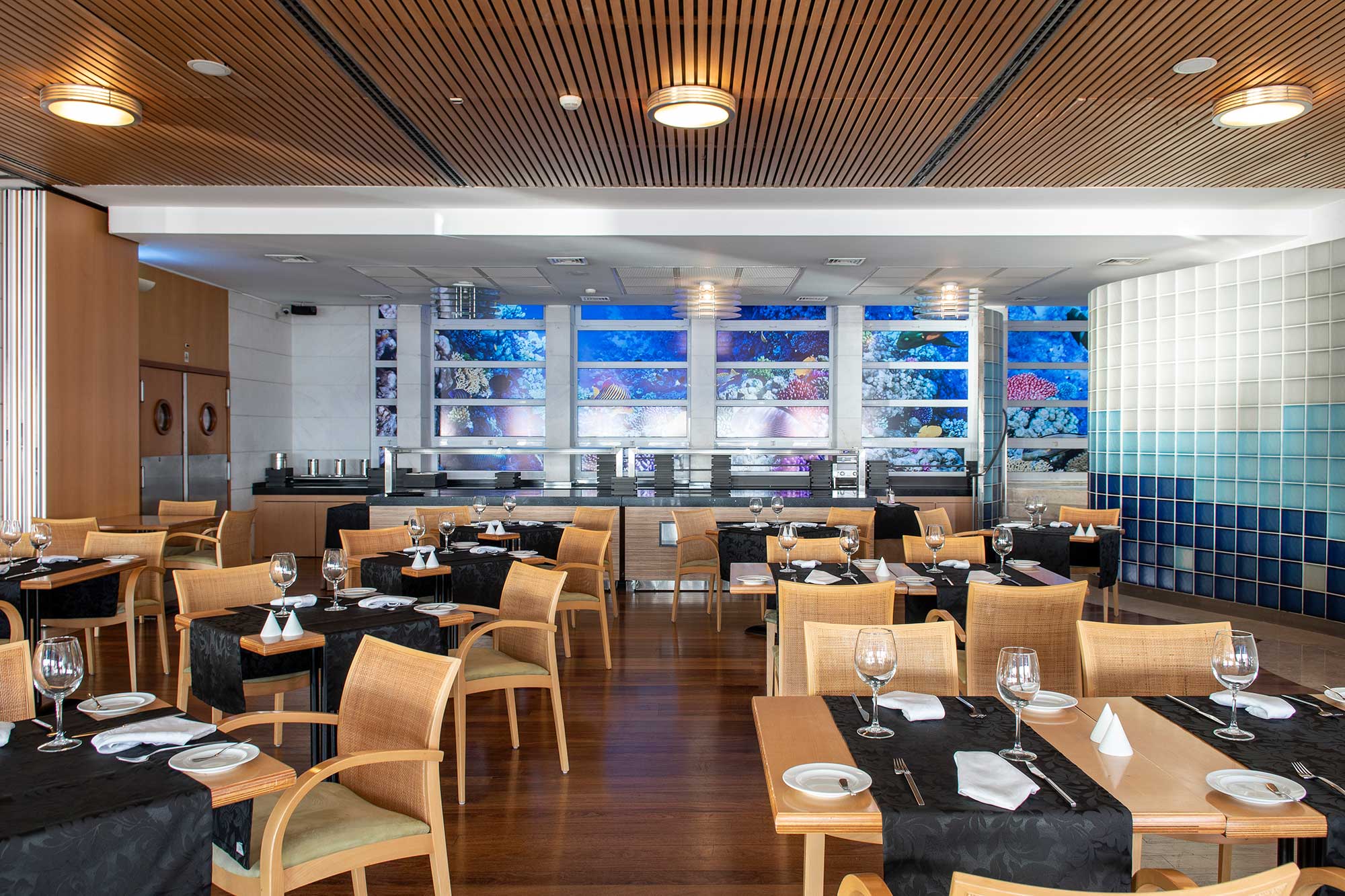 Restaurant and Breakfast Room