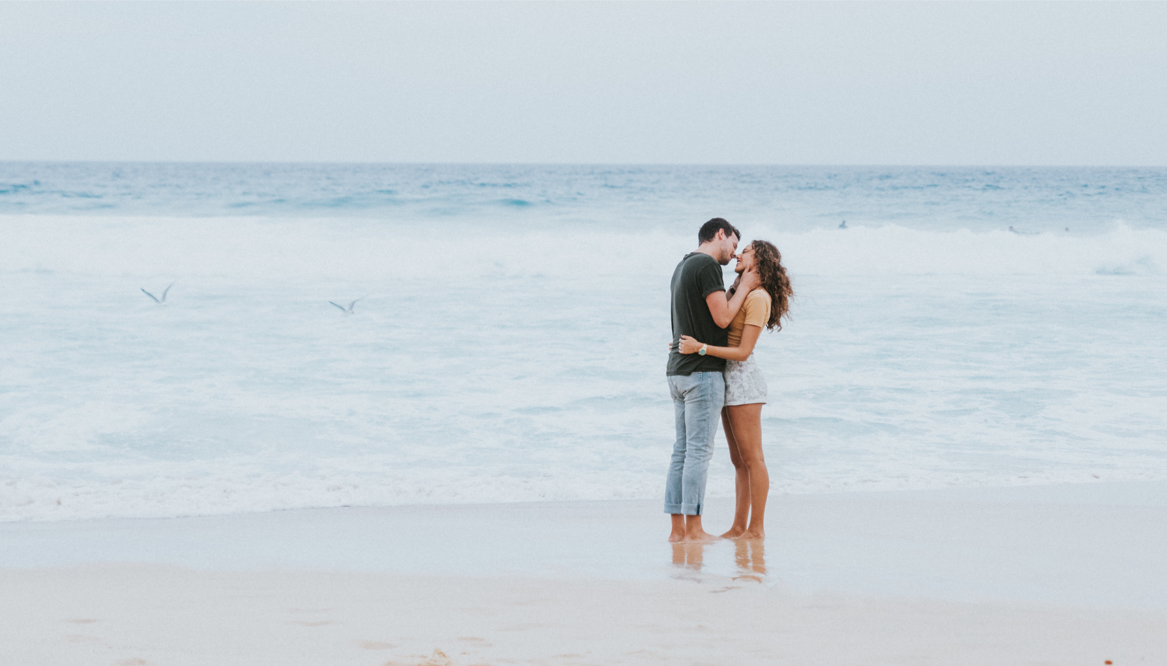 Ein Kuss an der Küste