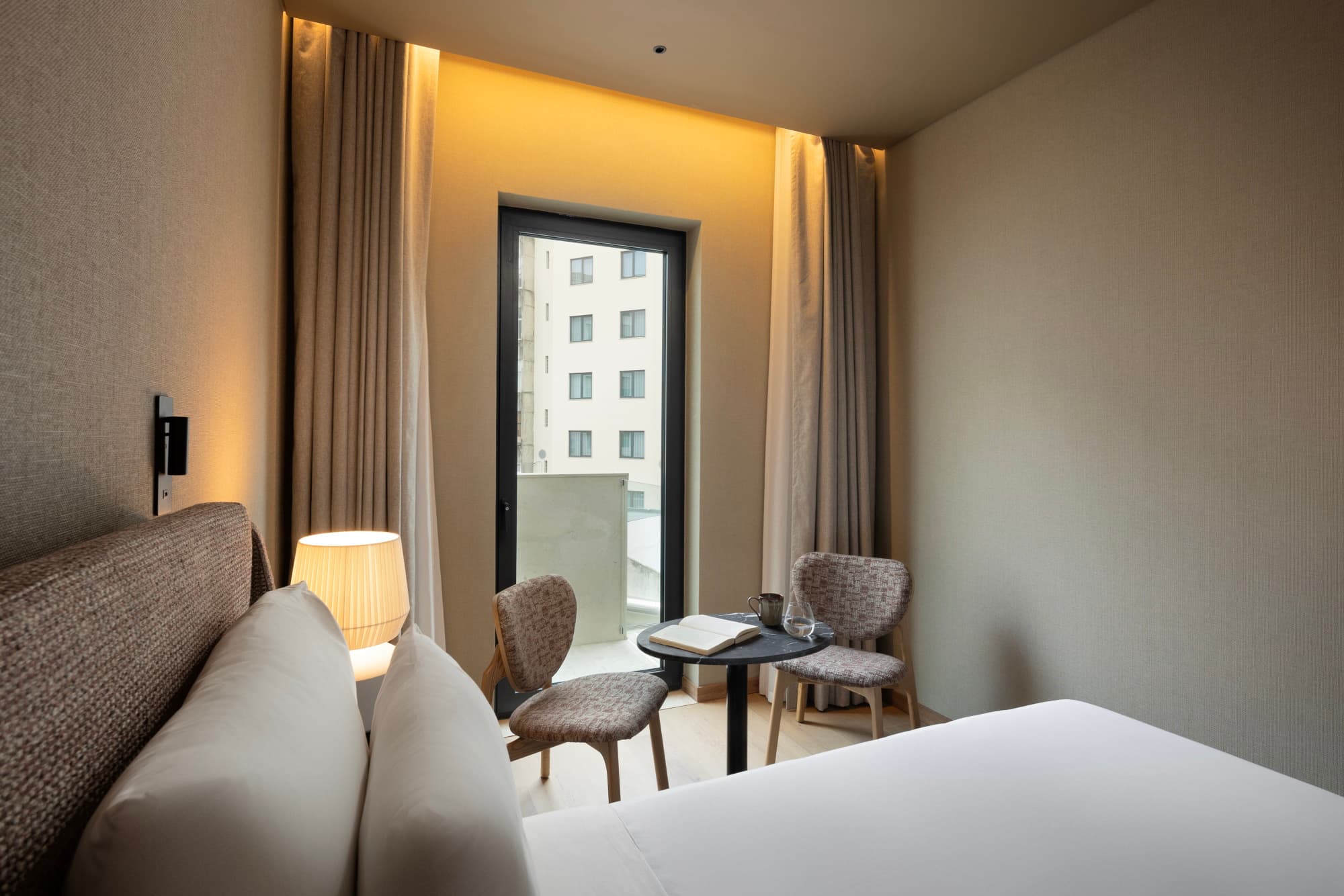 Evolution Valbom Cool Room Varanda Twin Vista